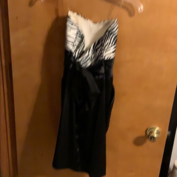 Dress - Picture 3 of 3